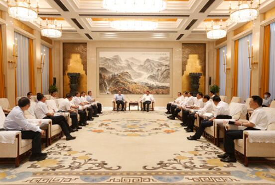 湖北省委書記應(yīng)勇、省長王曉東會見國家電網(wǎng)董事長、黨組書記毛偉明