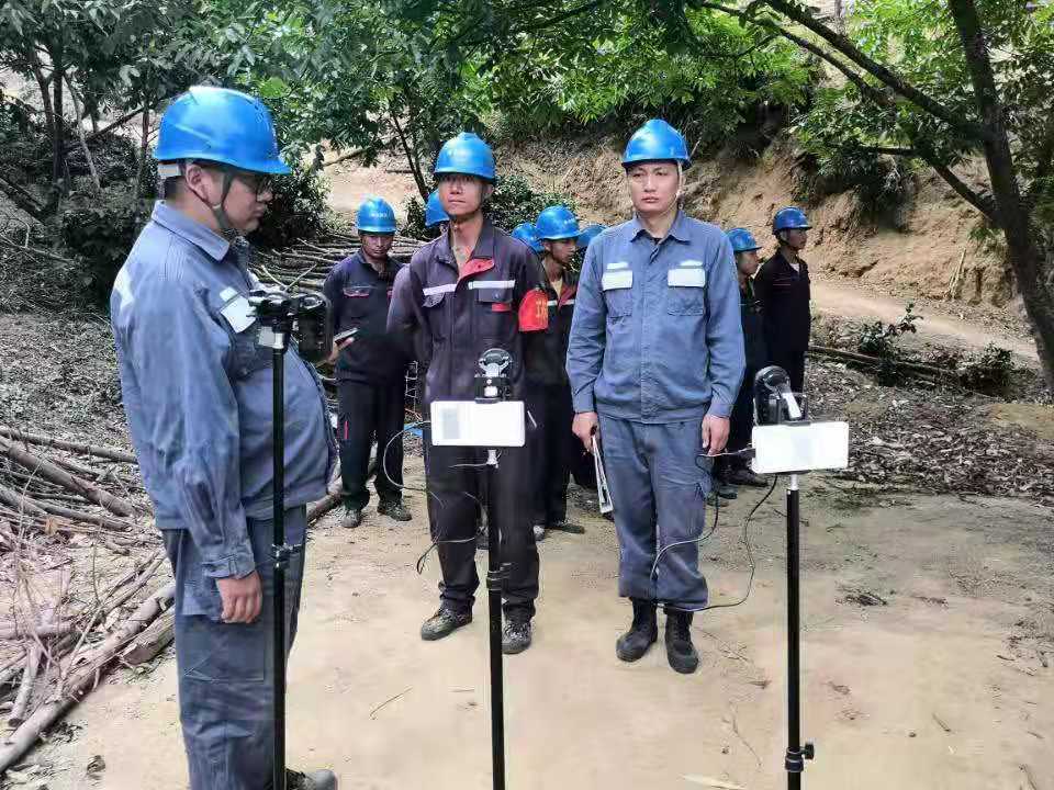 臨滄云縣供電局配電管理三所開(kāi)展隱患整改，切實(shí)保障用戶用電安全