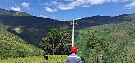 鳳慶供電局新華供電所供電火力全開(kāi)，助力當(dāng)?shù)乜緹煯a(chǎn)業(yè) 穩(wěn)定發(fā)展