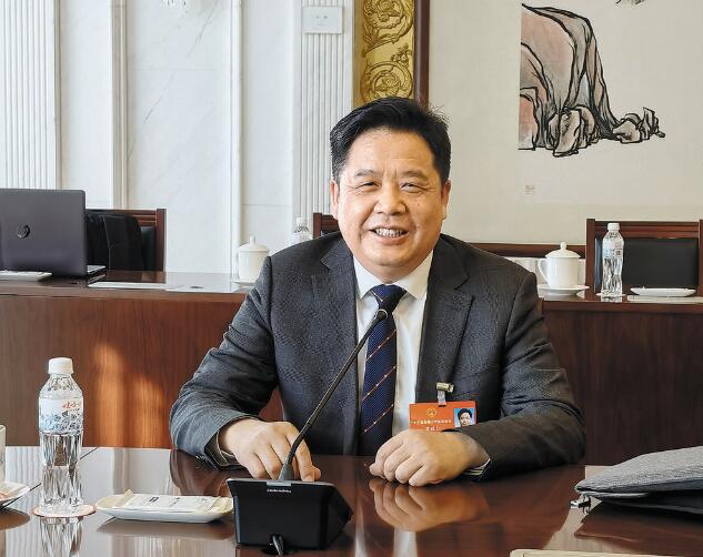 加快能源技術(shù)創(chuàng)新 促進成果轉(zhuǎn)化——訪全國人大代表、中國科學(xué)院寧波材料技術(shù)與工程研究所所長黃政仁