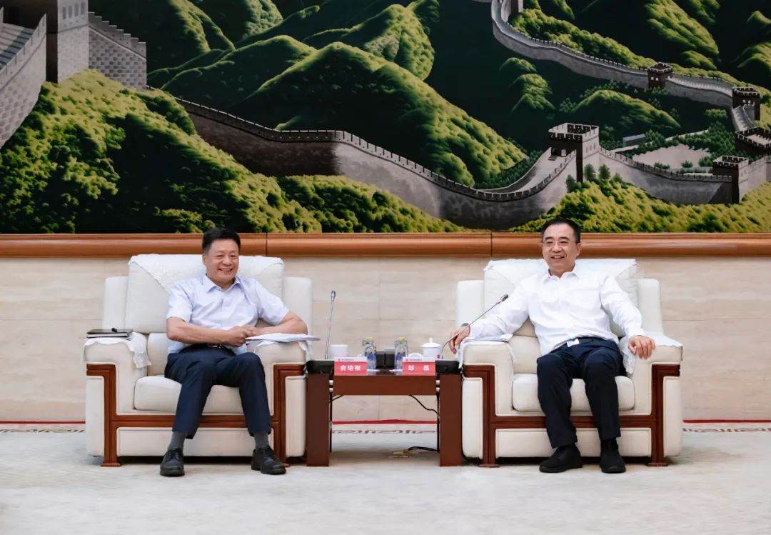 鄒磊會(huì)見(jiàn)東方電氣黨組書記、董事長(zhǎng)俞培根