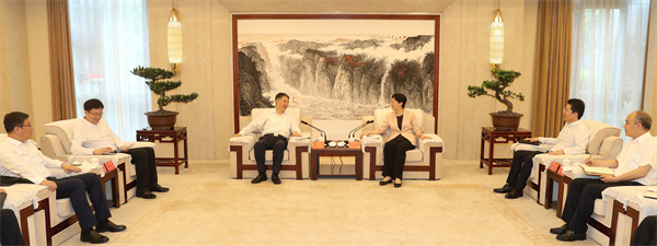 溫樞剛拜會(huì)四川省委常委、成都市委書(shū)記施小琳