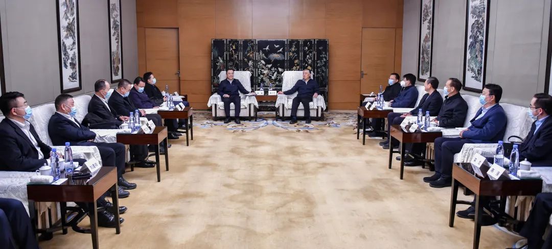 大唐集團(tuán)黨組書記、董事長鄒磊與陜投集團(tuán)董事長袁小寧、總經(jīng)理趙軍會(huì)談