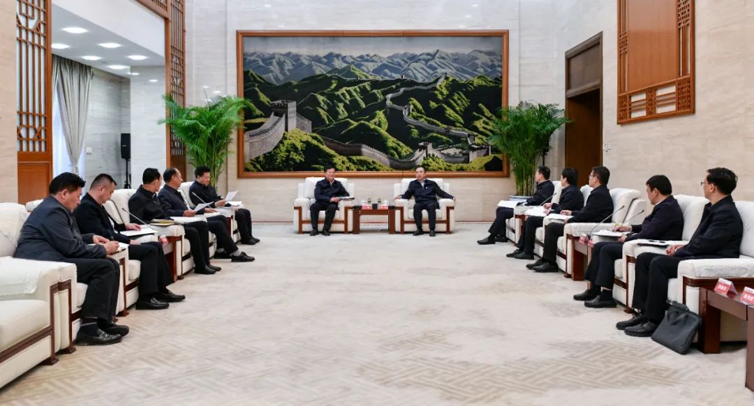 大唐集團黨組書記、董事長鄒磊與青海省海南州委書記呂剛、州長尕瑪朋措會談