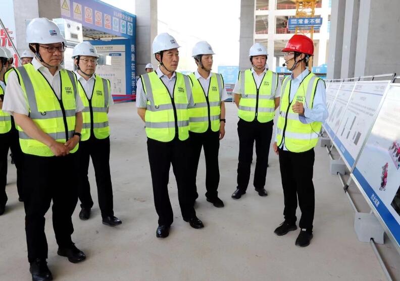 中國能建黨委副書記、總經(jīng)理孫洪水到西北城建未來廣場A區(qū)項目開展安全生產(chǎn)督導(dǎo)