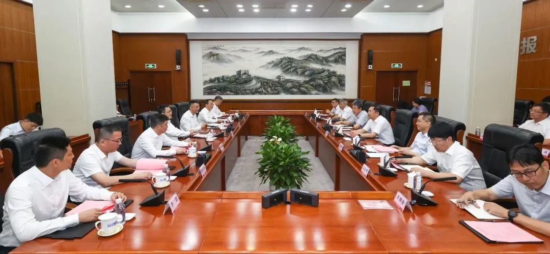 中核集團(tuán)黨組副書記、總經(jīng)理顧軍會見蘇州市委副書記、市長吳慶文一行