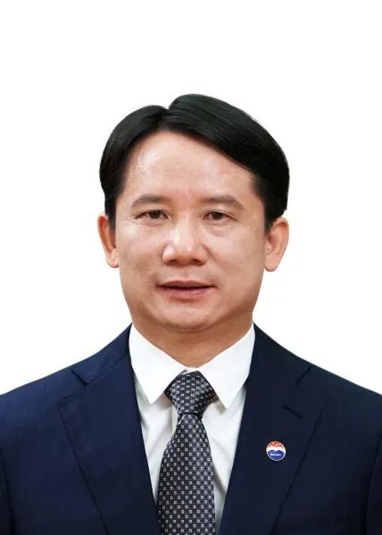 曾任貴州省能源局黨組書記、局長 丁雄軍當選中國貴州茅臺酒廠(集團)黨委書記