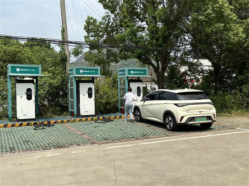 各類政策支持新能源汽車和充電樁下鄉(xiāng)，但村里真的需要這么多充電樁嗎?