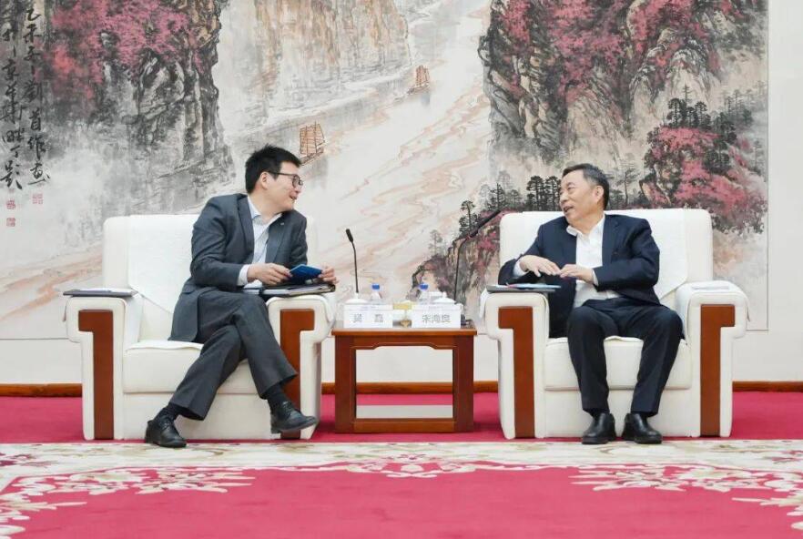 中國(guó)能建黨委書記、董事長(zhǎng)宋海良與上海電氣集團(tuán)黨委書記、董事長(zhǎng)吳磊會(huì)談