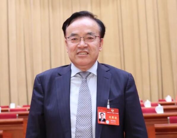 全國(guó)政協(xié)常委張來(lái)斌：系統(tǒng)思維引領(lǐng)能源轉(zhuǎn)型與安全，確?！半p碳”目標(biāo)順利實(shí)現(xiàn)
