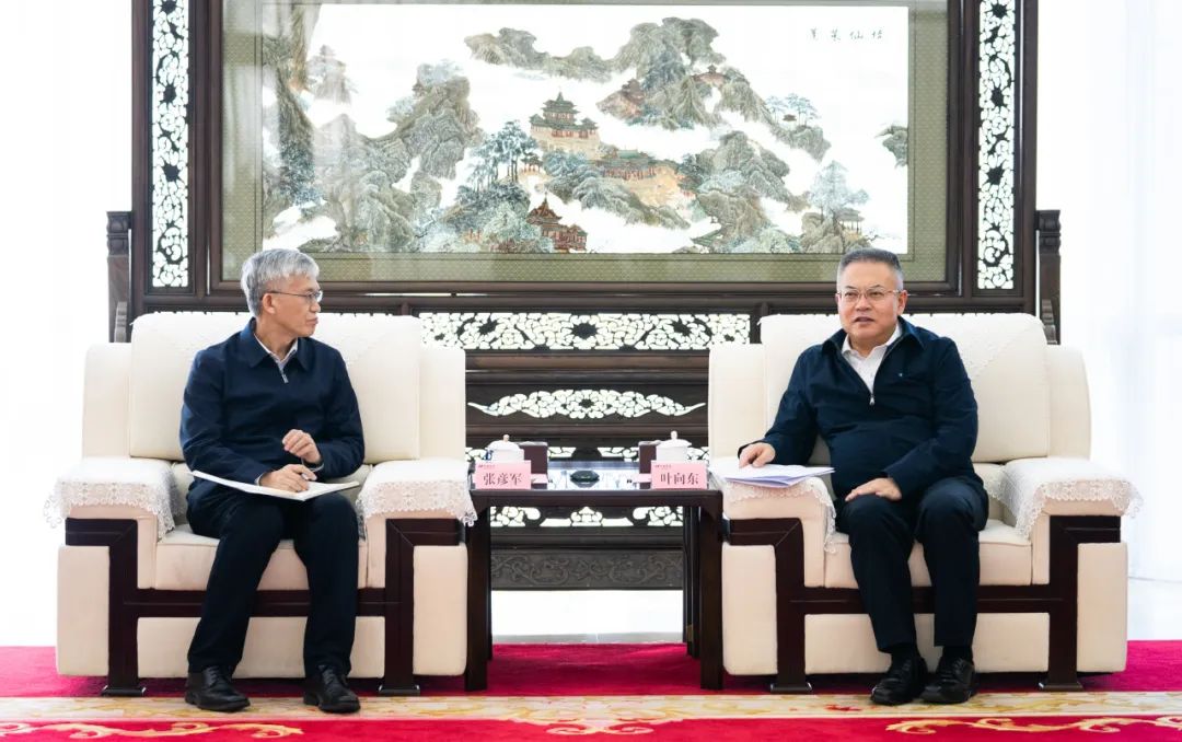 華電集團(tuán)黨組副書記、董事、總經(jīng)理葉向東會見東方電氣董事、總經(jīng)理、黨組副書記張彥軍