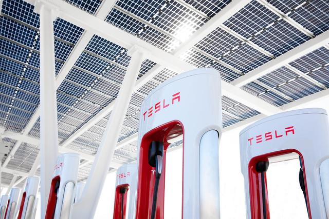 特斯拉將在佛羅里達州建全球最大超級充電站，提供超200個充電樁