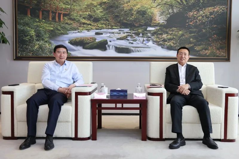 陜煤集團黨委書記、董事長張文琪會見中鐵十八局集團黨委書記、董事長閆廣天一行