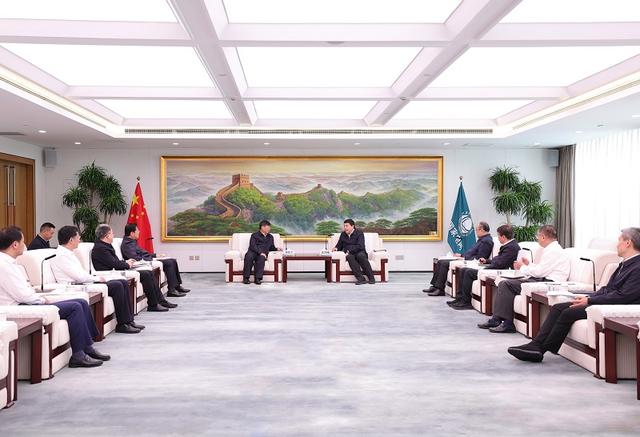 國家電網(wǎng)董事長、黨組書記張智剛董事長與三峽集團(tuán)董事長劉偉平、總經(jīng)理韓君會(huì)談