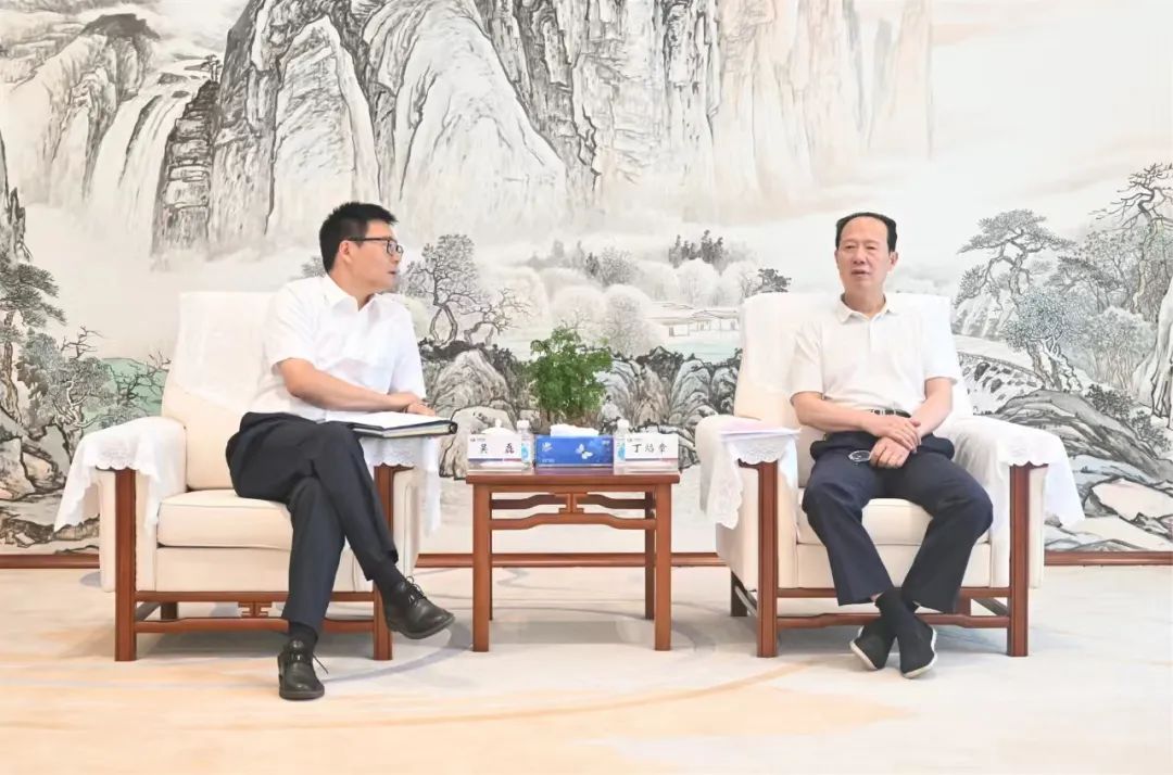 中國電建黨委書記、董事長丁焰章與上海電氣集團(tuán)黨委書記、董事長吳磊會(huì)談