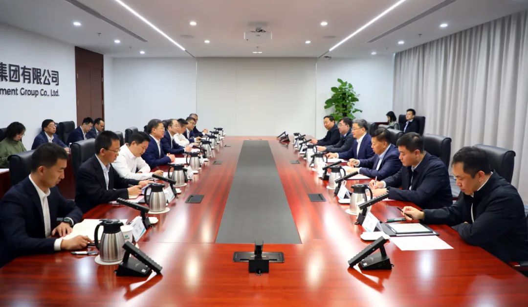 中國(guó)電氣裝備黨委書記、董事長(zhǎng)李洪鳳會(huì)見濟(jì)南市委副書記、市長(zhǎng)于海田