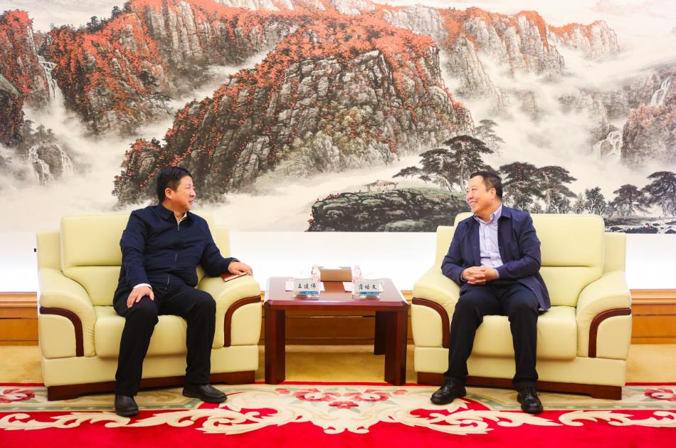 大唐甘肅公司黨委書記、董事長王建偉與甘肅電投集團(tuán)黨委書記、董事長蒲培文會(huì)談
